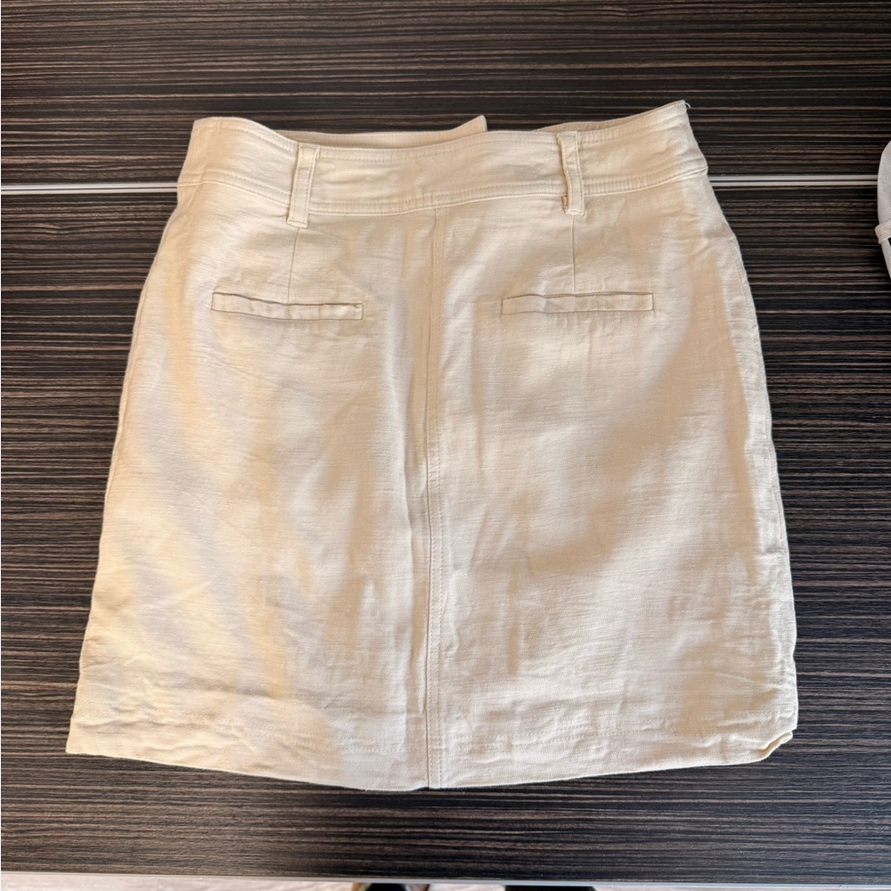 Sezane vanilla Skirt with Button Details - Picture 10 of 11